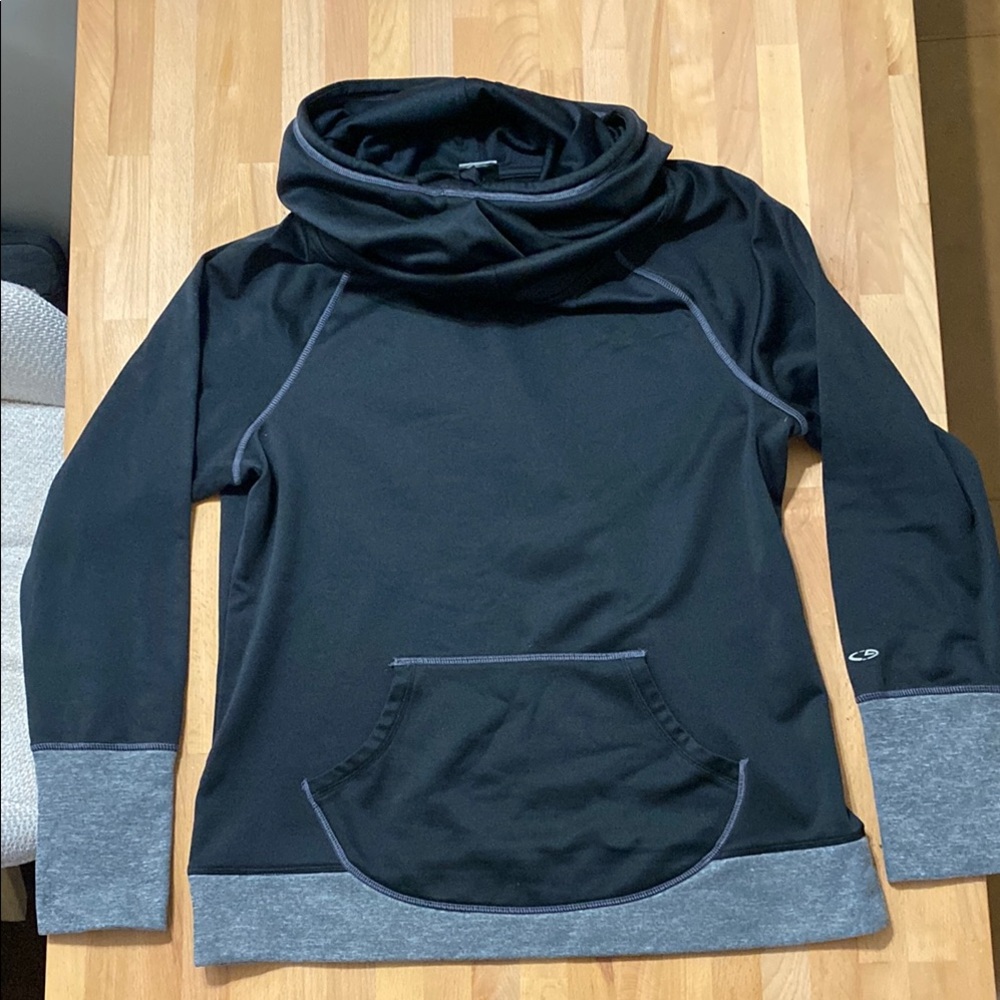 Men's Black and Gray Sweater